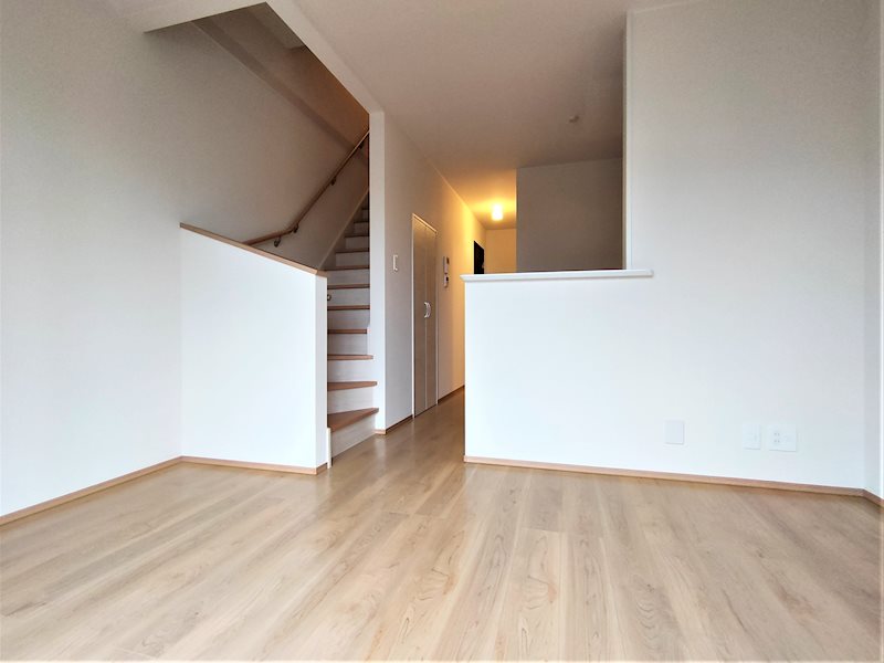 居室・リビング　約10帖のLDKはご家族の寛ぎの空間