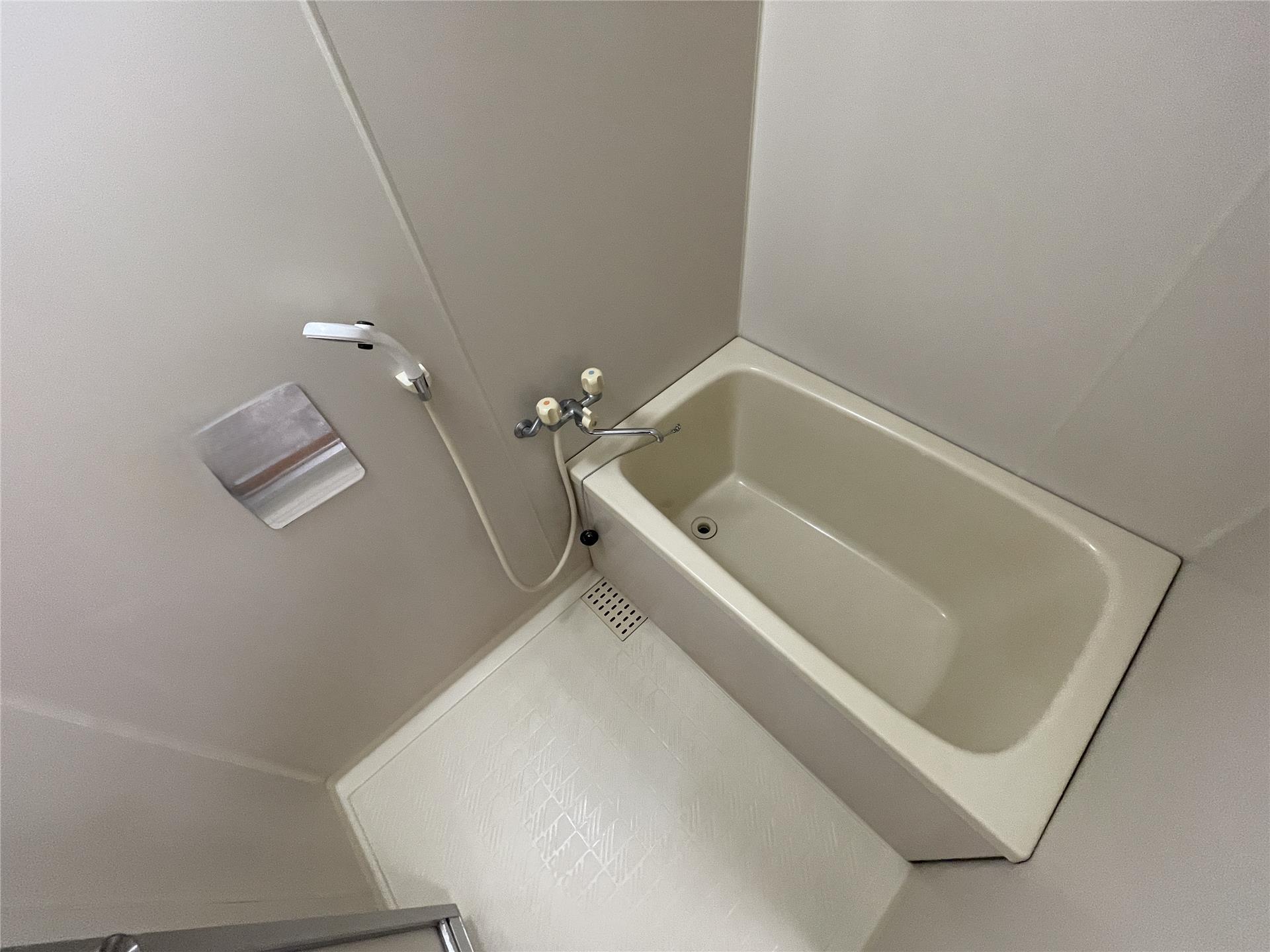 バス・シャワールーム　シャワー付きのバスルームです♪