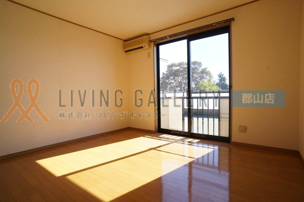 居室・リビング　南向きで明るいリビング