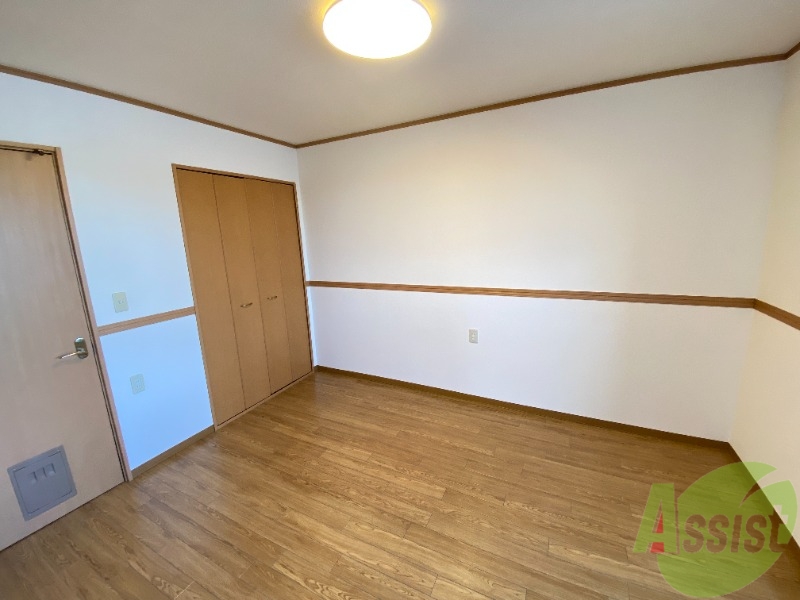 その他部屋・スペース　寝室になりそうな洋室です。シンプルで落ち着きますね。