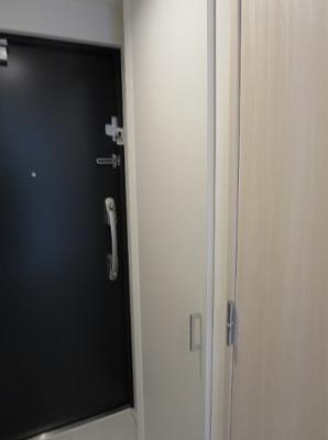 玄関　※別部屋参考写真