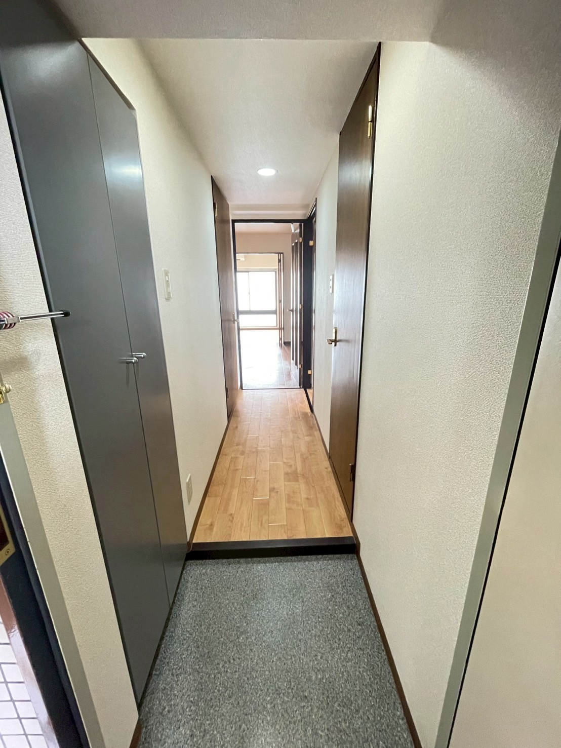 玄関　シューズボックス完備