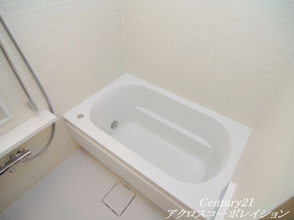 バス・シャワールーム　浴室乾燥・追い焚き機能付きで便利♪