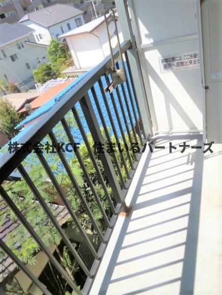 バルコニー　外からの目が気にならないバルコニーで洗濯物が干せます