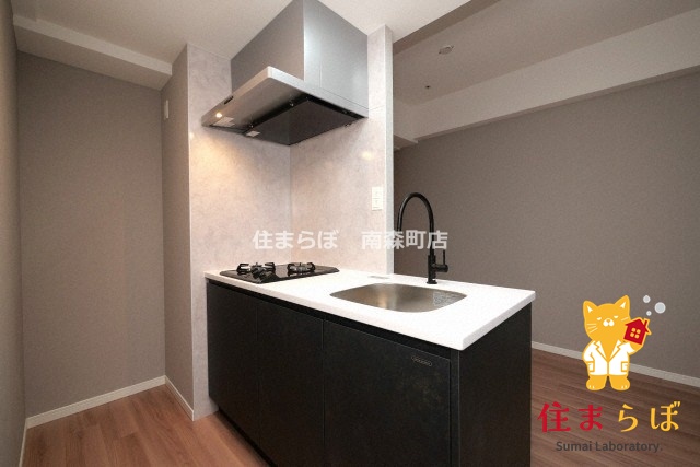 キッチン　「ただの部屋探しじゃない。“あなたの暮らし”探しです。」