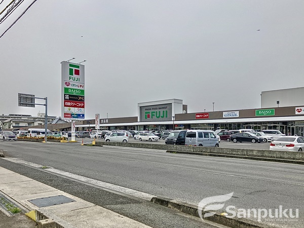 スーパー　フジ安城寺店（スーパー）まで1121m