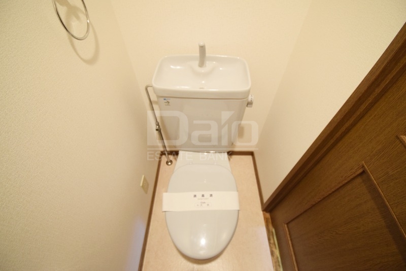 トイレ　※写真は同タイプ別部屋です。