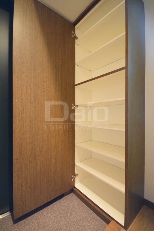 玄関　※写真は同タイプ別部屋です。
