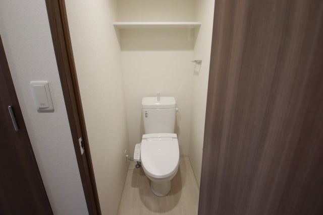 トイレ　※別室の参考写真の為、現況優先です。