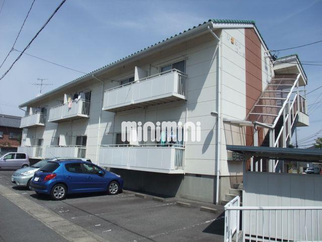 建物外観　日当たり良好です。１Ｆが高い位地にありますね。