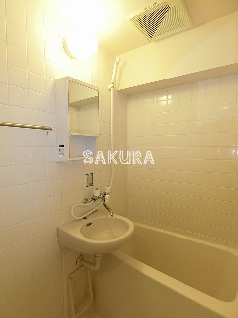 バス・シャワールーム　清潔感のある快適バスルーム♪