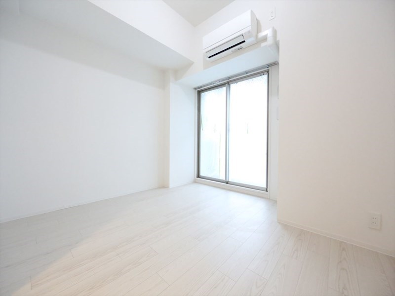 バルコニー　洋室7.3帖　エアコン完備　バルコニー