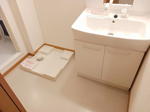 洗面設備　スペースが確保できる洗面所です