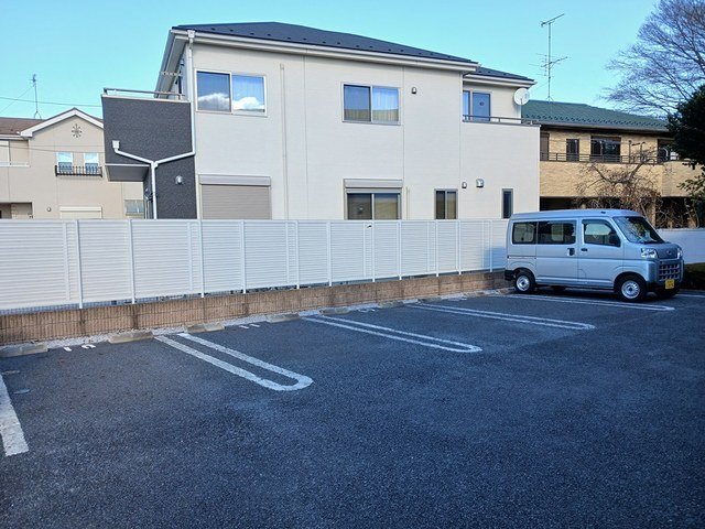 駐車場　駐車場に車を止められます