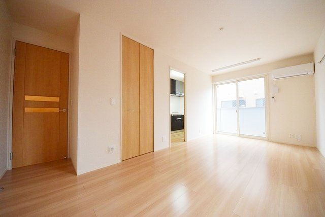 居室・リビング　明るい室内