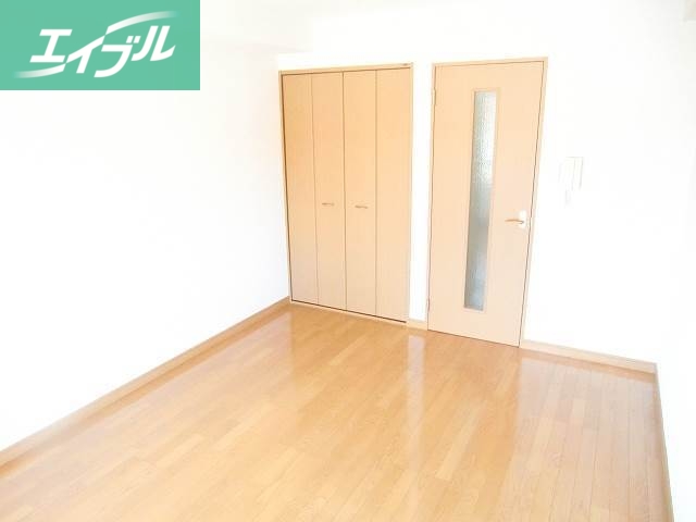 居室・リビング　別のお部屋の写真です。実際とは異なります。