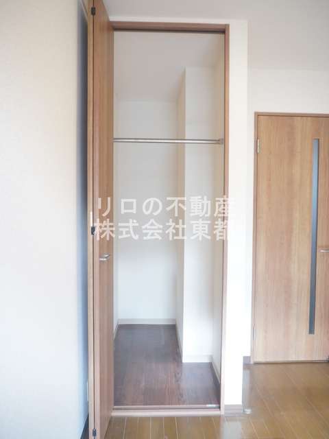 収納　ウォークインクローゼット収納！室内を広くご活用いただけます☆