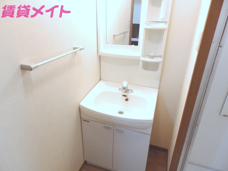 洗面設備　同型参考写真