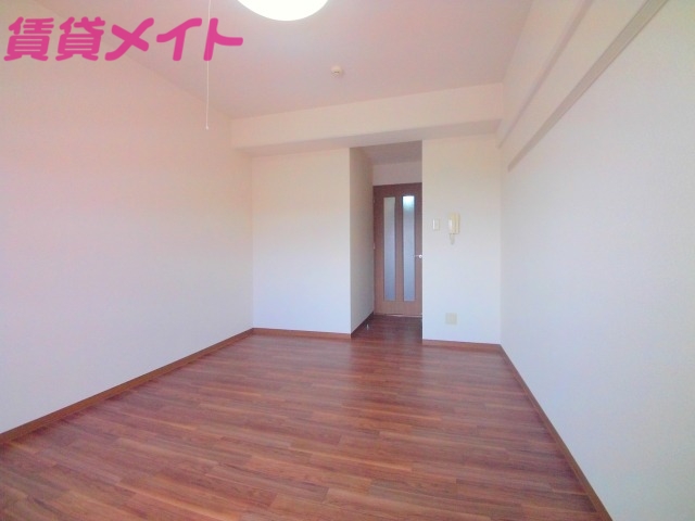 居室・リビング　同型参考写真