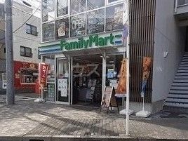 コンビニ　ファミリーマート 辻堂駅西口店（コンビニ）まで120m