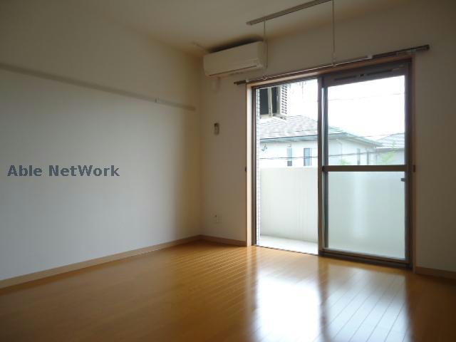 居室・リビング　※同物件、別部屋の写真です