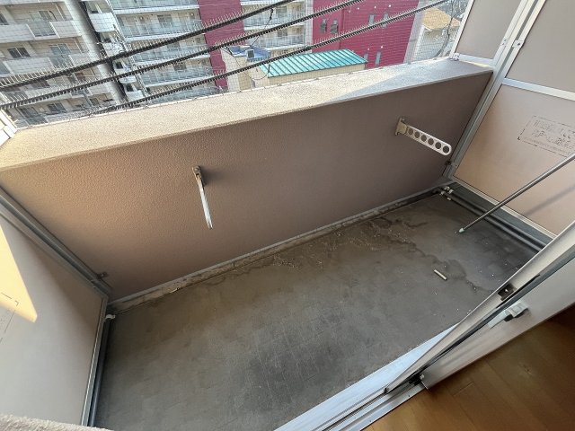 バルコニー　外からの目が気にならないバルコニーで洗濯物が干せます