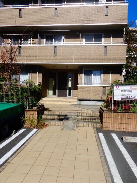 その他　建物正面