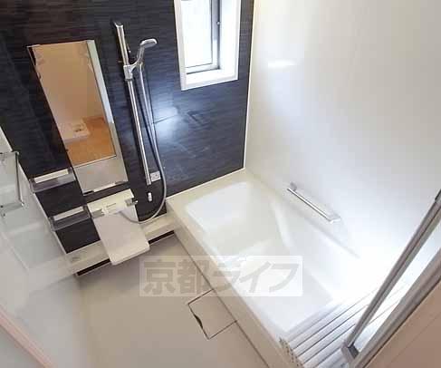 バス・シャワールーム　追い焚き機能付きです