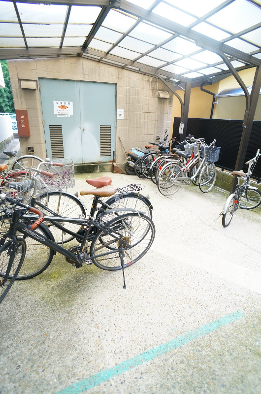 その他共有部分　屋根付き駐輪場