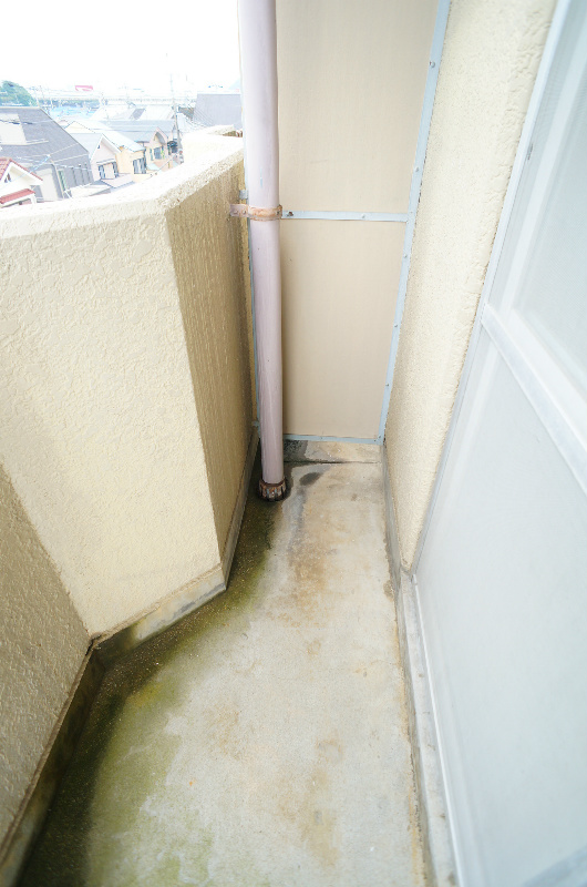 バルコニー　4階建て4階の最上階・角部屋！