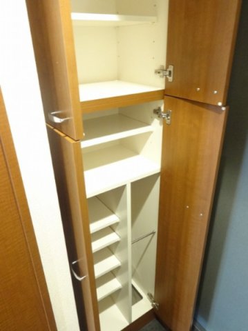 玄関　※別部屋参考写真