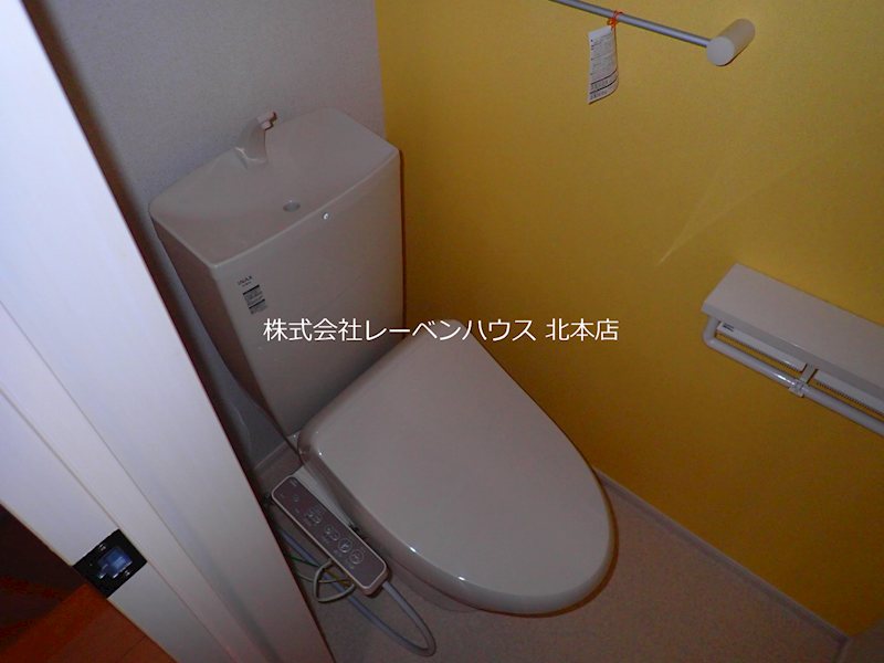 トイレ　反転間取りの参考写真です