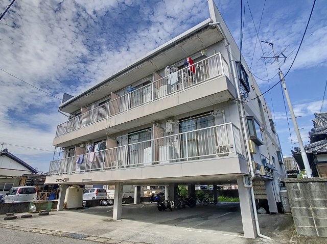 建物外観　現況と異なる場合は現況を優先します。