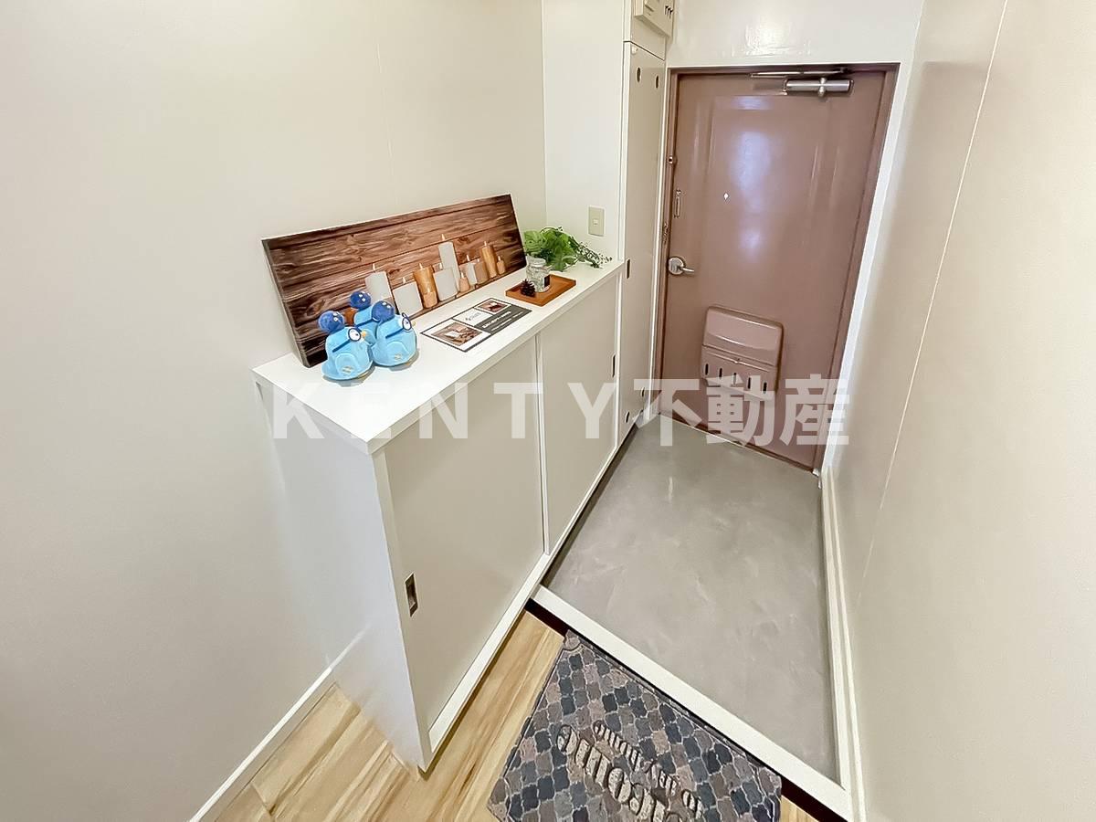 玄関　収納もある玄関です