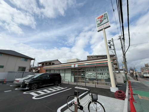 コンビニ　セブンイレブン尼崎御園3丁目店（コンビニ）まで301m