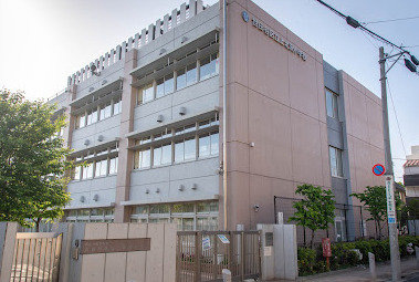 小学校　世田谷区立上北沢小学校（小学校）まで896m