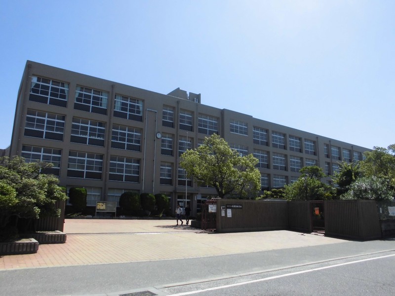 中学校　加古川市立平岡南中学校（中学校）まで571m