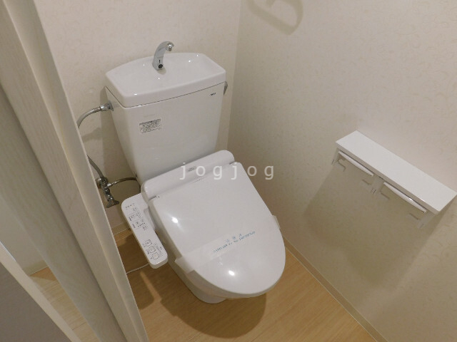 トイレ　同物件別号室参考写真