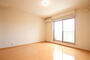 居室・リビング　明るいお部屋が魅力的♪