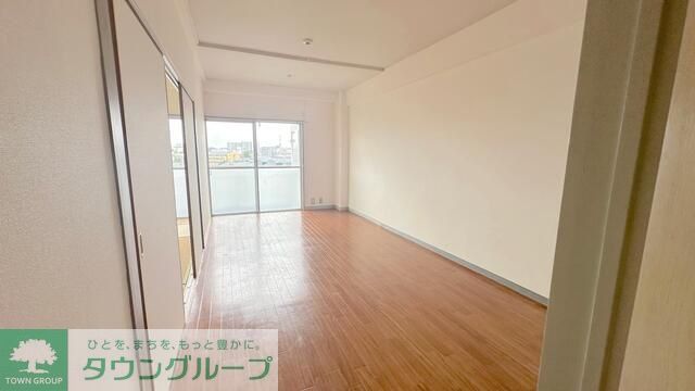 松栄大宮マンションの居間写真