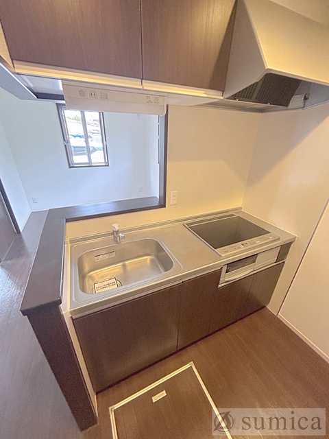 キッチン　ＩＨ３口コンロ完備♪
