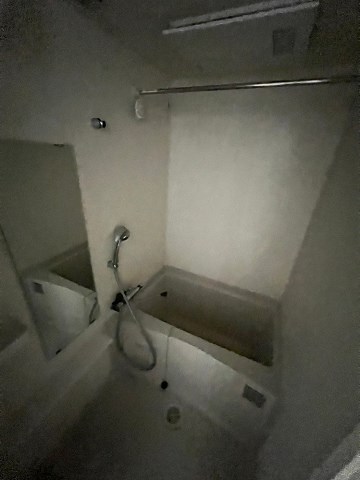 バス・シャワールーム　コンパクトで使いやすいお風呂です