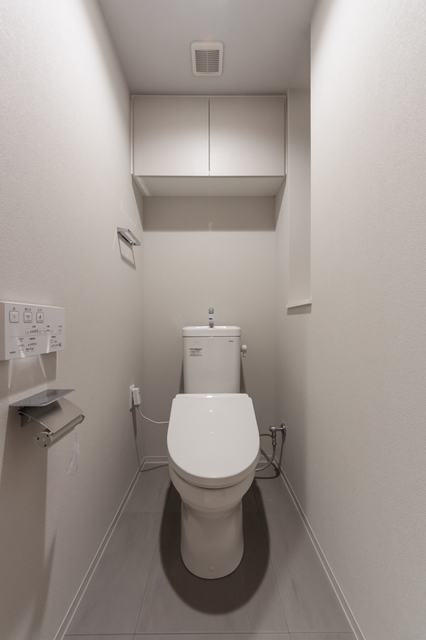 トイレ　※写真は同タイプ住戸です。