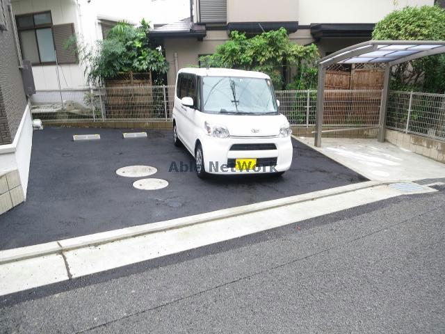 駐車場　駐車場