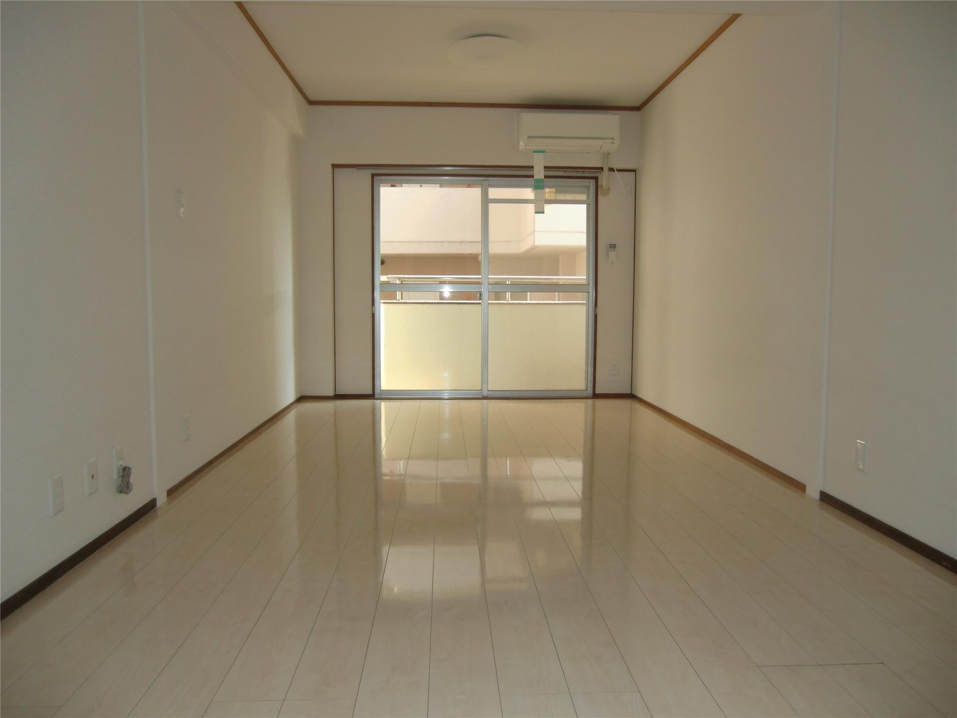 マンション山本壱番館の居間写真