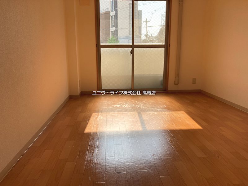 ジュネス京口の居間写真