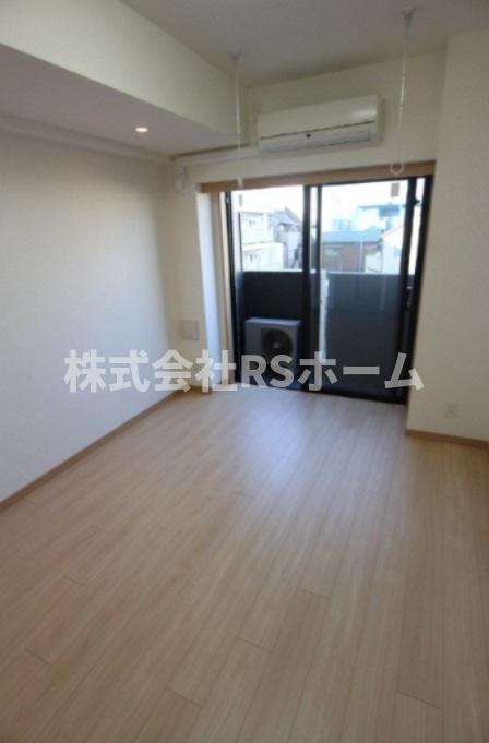 居室・リビング　※別部屋参考写真