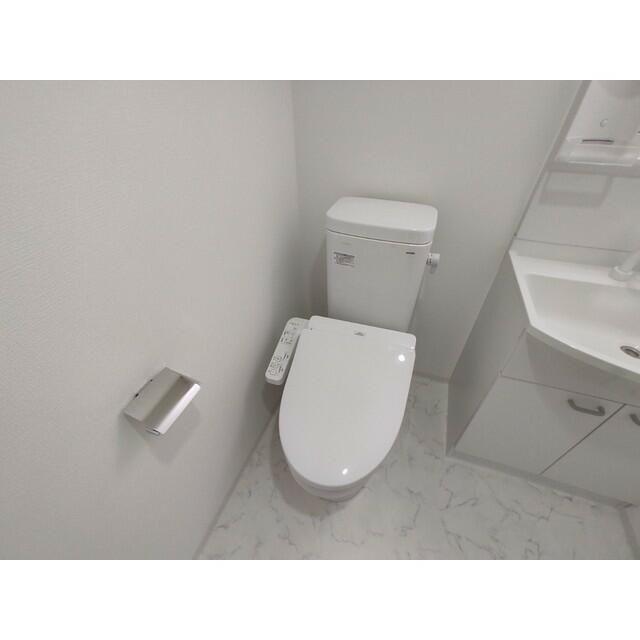 東京メトロ丸ノ内線 方南町駅 徒歩8分 3階建 築3年のトイレ写真