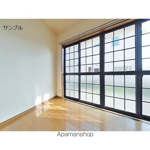 ＪＲ東海道本線 磐田駅 バス乗車時間：20分 最寄りバス停で下車 徒歩4分 2階建 築25年の居間写真