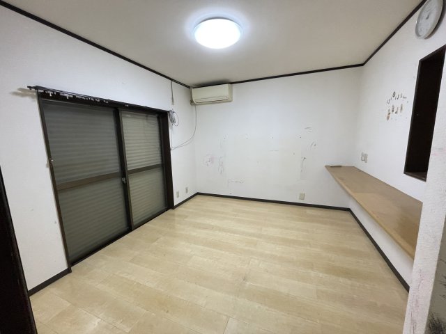 長岡京市馬場見走り20-51貸家の居間写真